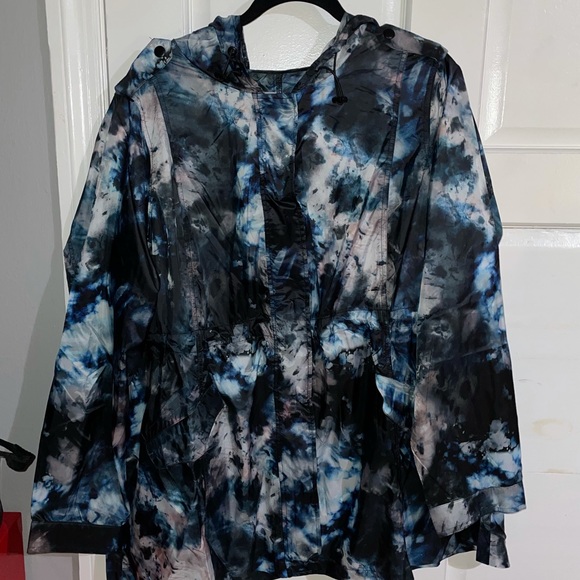 Torrid NWT tie dye lightweight windbreaker - Picture 5 of 5